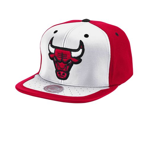 GORRA MITCHELL & NESS CHICAGO BULLS DAY ONE HOMBRE