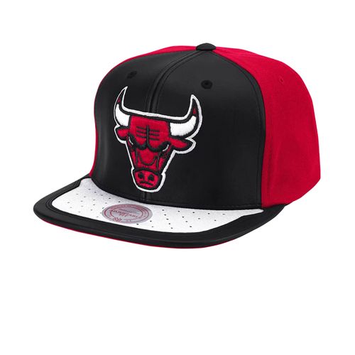 GORRA MITCHELL & NESS CHICAGO BULLS DAY ONE HOMBRE