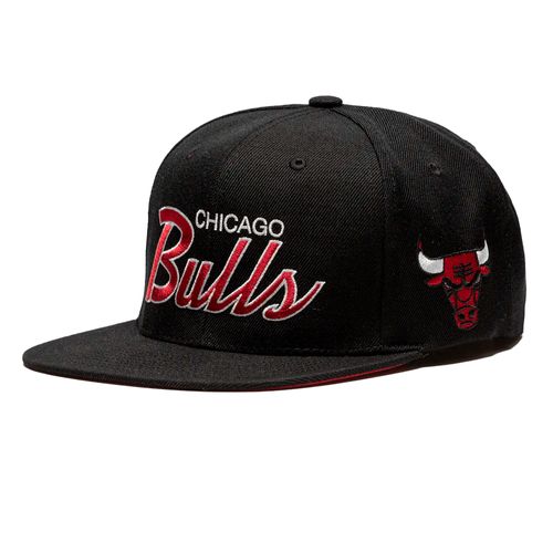 GORRA MITCHELL & NESS CHICAGO BULLS TEAM SCRIPT 2.0 HOMBRE