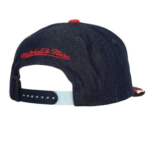 GORRA MITCHELL & NESS CHICAGO BULLS DAY 6 HOMBRE