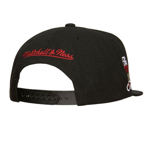 GORRA MITCHELL & NESS CHAMPIONS ERA CHICAGO BULLS HOMBRE